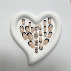 24 bucăți unghii artificiale cu vârf francez, scurte și pătrate, unghii acrilice negre cu design în formă de inimă albă, pentru acoperire completă