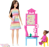 Păpușă Barbie profesoară cu păpușă de modă brunetă cu rochie cu model, 1 păpușă Toddler și accesorii pentru clasă, JCR76 Papusi Naty Shop Multicolor
