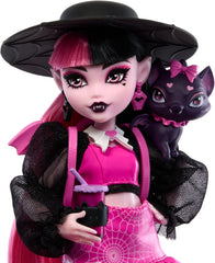 Păpușă Monster High Draculaura cu animalul ei de companie, pisica liliac Count Fabulous, și accesorii precum rucsac, carte de vrăji, cutie Bento și multe altele, HRP64 Papusi Naty Shop
