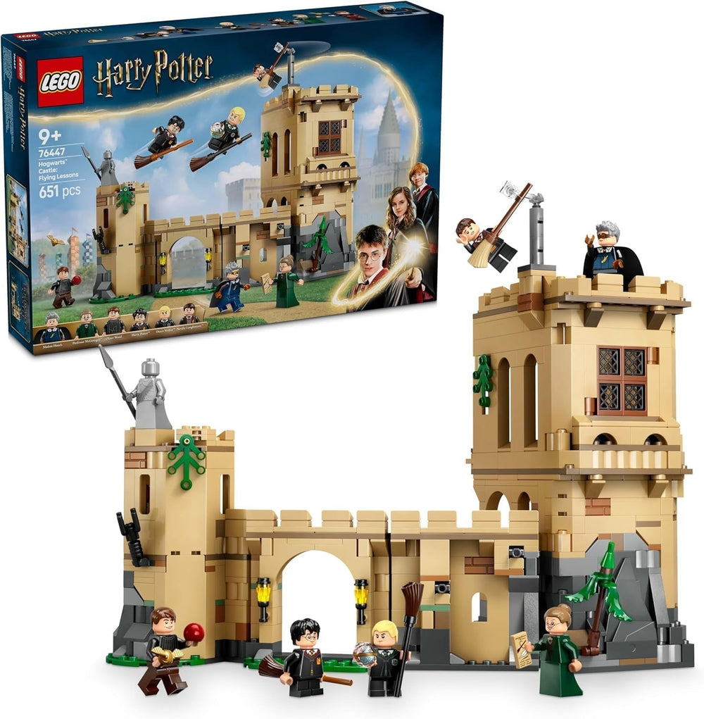 Hogwarts Castle LEGO Harry Potter: Flying Lessons Adventure Legesæt med 6 samlebare minifigurer inklusive Draco Malfoy og Professor McGonagall Rollespilssæt for drenge og piger 9 år 76447 Byggesæt Besuche den LEGO-Store Standardtitel