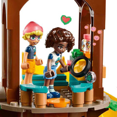 LEGO Friends træhus på eventyrlejr, legesæt til piger og drenge 8 år med 5 figurer og 5 dyr, gaveidé til kreative spil, sportslegetøj, dukkehus 42631 byggesæt Besuche den LEGO-Store
