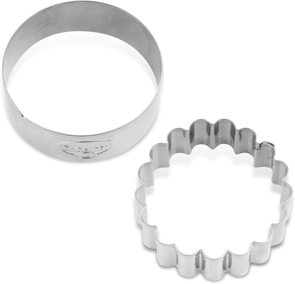 Dr. Oetker Forme de biscuiți rotunde și ondulate, set de 2 piese – Forme de biscuiți, model alb de Crăciun – Forme de biscuiți din oțel inoxidabil pentru Crăciun