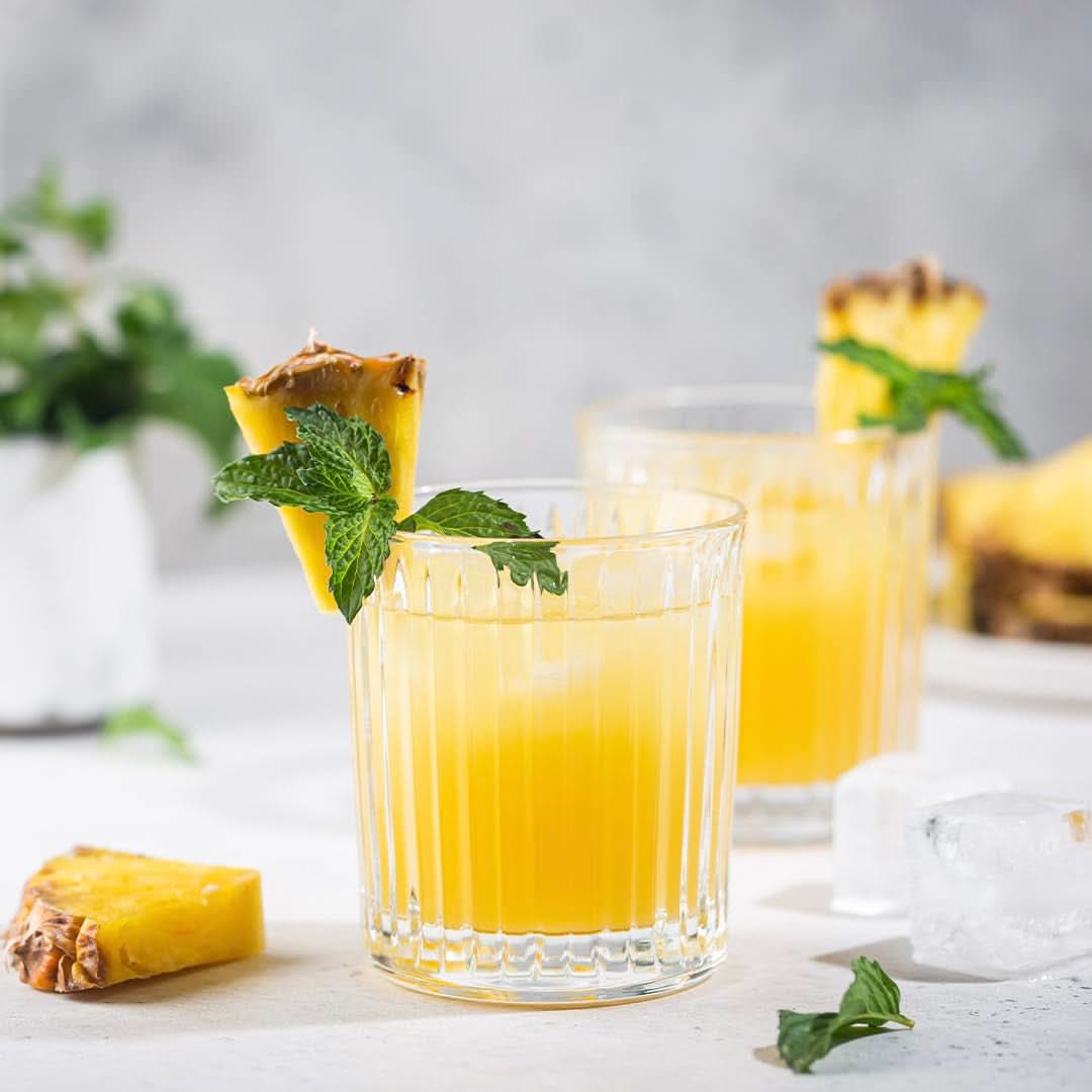 Rauch Happy Day Ananas | Explozie de arome tropicale | Fabricat din 100% suc concentrat de ananas | 6 x 1 litru,Tetra Prisma Bauturi fara alcool Naty Shop