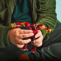 LEGO Marvel Iron Man Mech vs. Ultron - Superheltelegetøj med 2 minifigurer - Actionfigur med bevægelige arme, ben og fingre - Gave til drenge og piger i alderen 6+ 76307 Besuche den LEGO-Store byggesæt