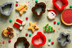 0255097 MINI DECORATOR DE PLASTIC DE CRĂCIUN, 6 BUCĂȚI, Asortate