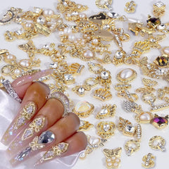 50 Stück Gold Nail Charms,Mix Styles Glitzersteine Nägel Perle Legierung Nagel Steine Blume Schmetterling Strasssteine Nägel Herz Stern Nagel Charms DIY Nail Art Zubehör Frauen Nägel Deko