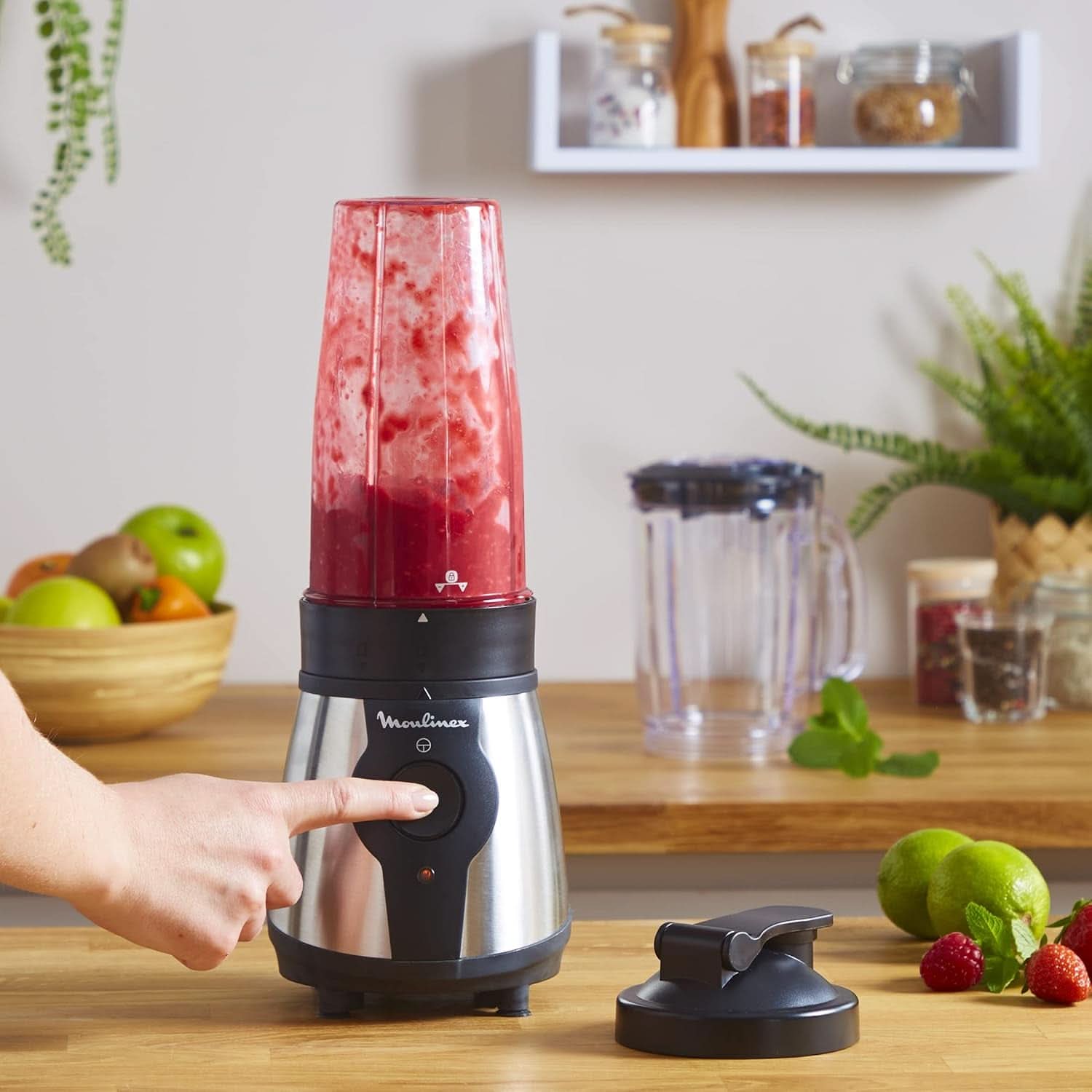 Blend&Go LM1B1D 300W Mixer, Smoothie-Mixer Mit 750 Ml Kunststoffkrug, Inklusive 750 Ml Tragbarer Flasche, 4 Abnehmbaren Klingen, Edelstahloberflächen Mama si Copilul Naty Shop