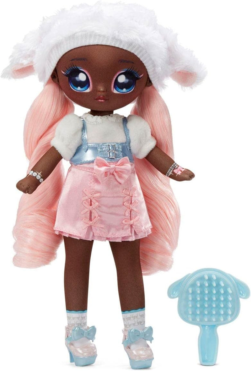 N/A! N/A! N/A! SurpriseTeens Modepuppe - Sammlerpuppe - 28 cm blød Stoffpuppe, inspireret af Får - Med pink hår - Lila Lamb
