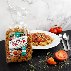 Best Body Nutrition Protein Pasta 6 x 200 g - Fit4Day High Protein Tagliatelle - 61% Protein, Low Carb, Vegan & Lactose Fri, Soja Fri - Højkvalitets Ærteprotein - Til Low Carb diæter
