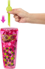 Păpușa Barbie Pop Reveal Bubble Tea și accesorii, Păpușă la modă parfumată Berry Bliss cu animal de companie, 8 surprize, inclusiv schimbător de culoare, cană de depozitare, HTJ20