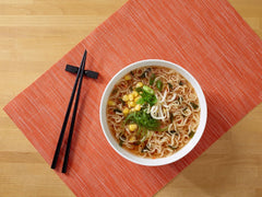 Nissin Ramen Premium - Miso Spicy 10 Pack Japanese Style Air Dry Instant Nudles til 'Restaurant Style' Ramen med en mildt krydret smag af miso og wakame flager (10 x 90,7 g)