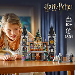 LEGO Harry Potter Malfoy Family Country Estate, fantastisk legetøj at samle og vise frem, gave til drenge, piger og fans af troldmandsverdenen, gaveide med 9 minifigurer 76453 Byggesæt Besuche den LEGO-Store