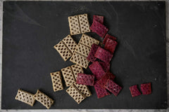 Betty Bossi Cracker Roller, den ideelle køkkengadget til at lave Knäckebrot und Crackern für raffiniertes Fingerfood. Teigschneider mit tolle Rezeptideen.