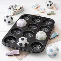 Zenker 12Er Muffinform – Muffinbackblech Für Muffins Und Cupcakes Aus Der Serie Fodboldbagning– Hitzebeständiges 12Er Muffinblech Mit Antihaftbeschichtung, Schwarz Forme og bakker til bagning Naty Shop