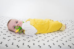 Nuby - Ajutor pentru dentiție în formă de știulete de porumb - 3M+, Multicolor