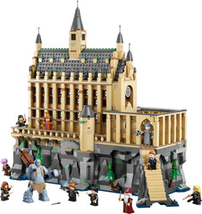 LEGO Harry Potter Hogwarts Castle: The Great Hall, samlerlegetøj med 11 minifigurer inklusive Hermione Granger, magisk gave til drenge og piger 76435 Byggesæt Besuche den LEGO-Store