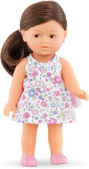 Corolle 9000240020 - Romy brunette Les Trends Mini Corolline 20 cm, fransk dukke med charme og vanilje duft, 20 cm