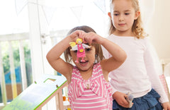 Hape dukkefamilie prisvindende dukkefamiliesæt unikt trædukkehustilbehør Fantastisk leg 6 dukkefamiliemedlemmer Naty Shop-dukker