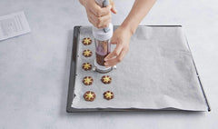 Presă de biscuiți Betty Bossi pentru tăierea ușoară a aluatului - presă de biscuiți cu 6 modele diferite