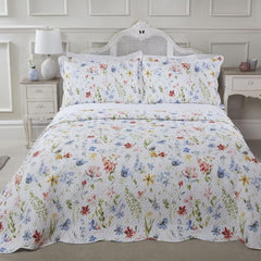 Emma Barclay Spring Meadow Floral Quiltet Sengetæppe Sæt Spring Meadow Sengetæppe Dobbeltseng Multi, Polyester Emma Barclay Senge og tæpper