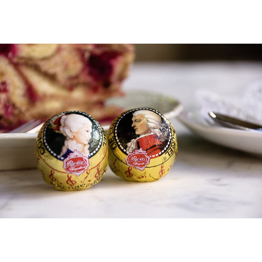 Rebel, Duet Mozart Kugeln, pakke med 2, mørk chokolade Mozartkugler fyldt med pistacie og marcipan, mandler og hasselnøddenougat, 40g (2 Mozartkugler)