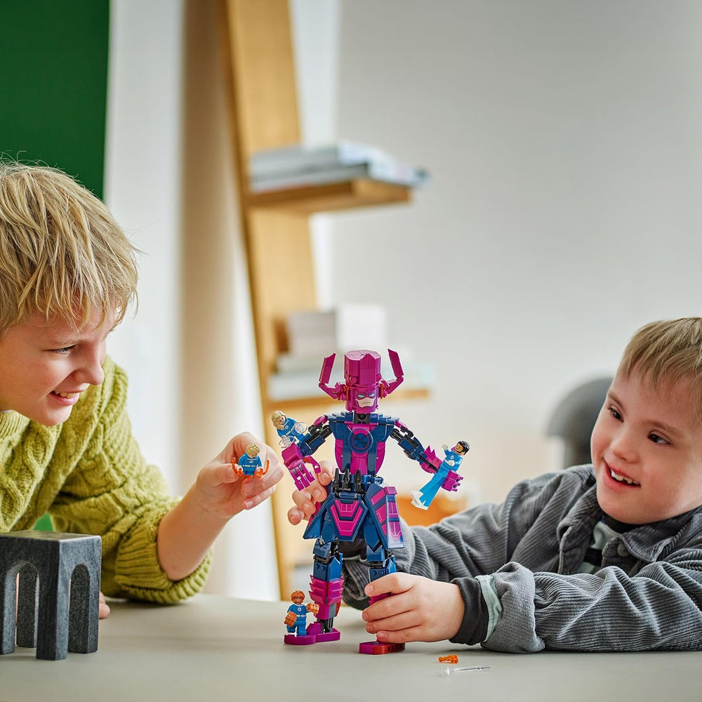 LEGO ǀ Marvel Fantastic Four vs. Galactus Baufigur - Bauset mit Superhelden - Spielset med The Thing, Invisible Woman and Human Torch - Kreatives Geschenk für Jungen und Mädchen - 76316