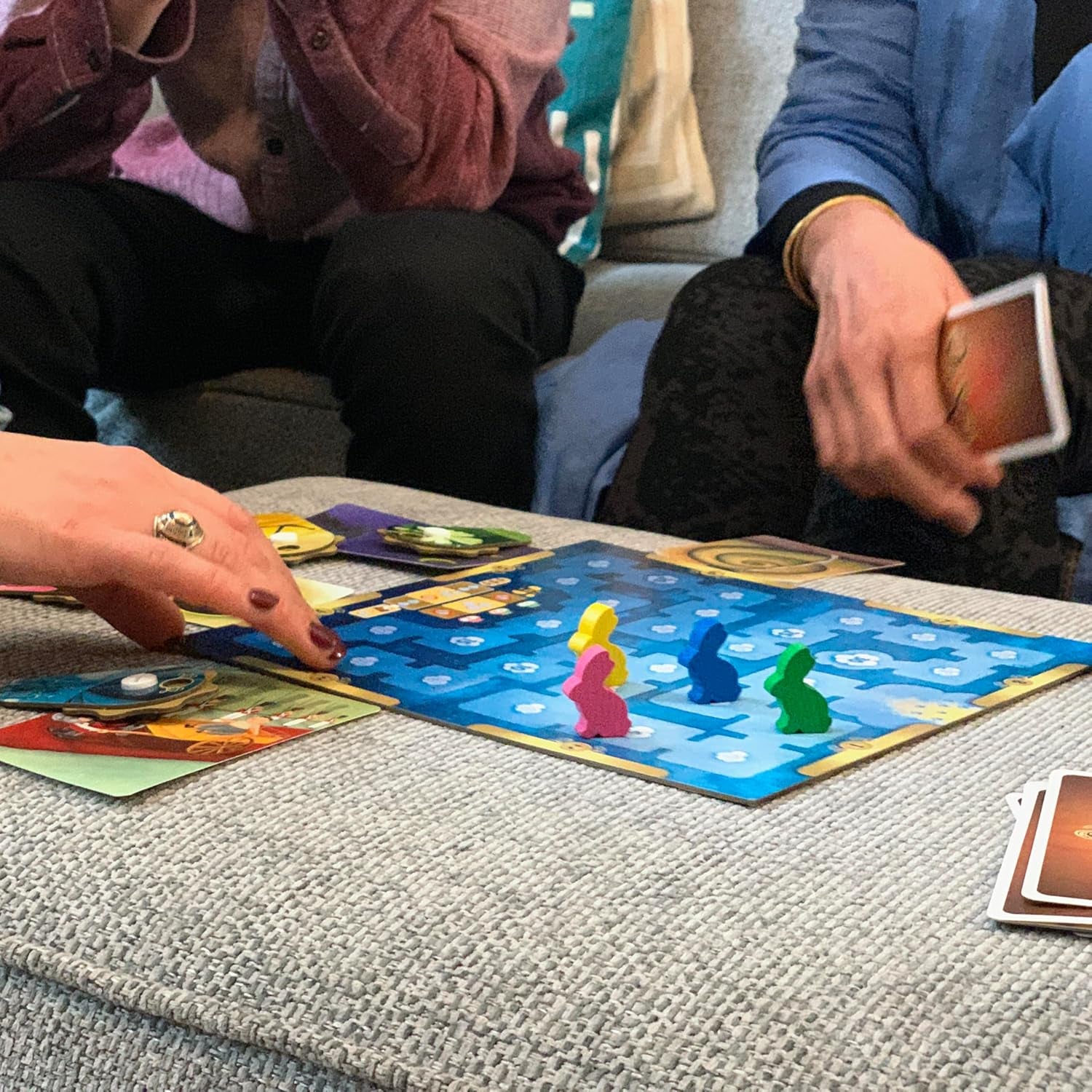 Asmodee, Dixit, Tysk version, Basisspil, Et billede er tusind ord værd, Kreativt familiespil for 3-8 spillere fra 8 år og opefter, Årets spil 2010 med 30 minutters spilletid