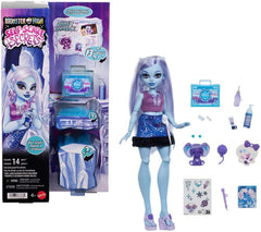 Păpușă Monster High Self-Scare Secrets Abbey Bombinable și set de accesorii cu 13 surprize realiste, cum ar fi henna, desene și croșetat, JHK44