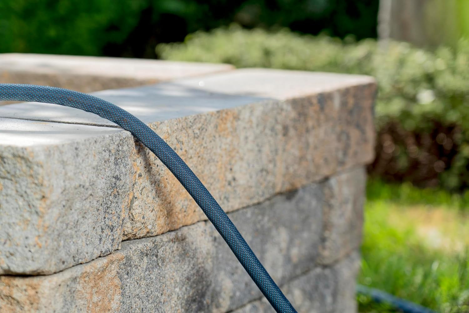 Set Gardena Liano Xtreme 1/2 inch, 25 m: Furtun de grădină extrem de robust din material textil, cu furtun interior din PVC, ușor, rezistent la intemperii (18475-20)