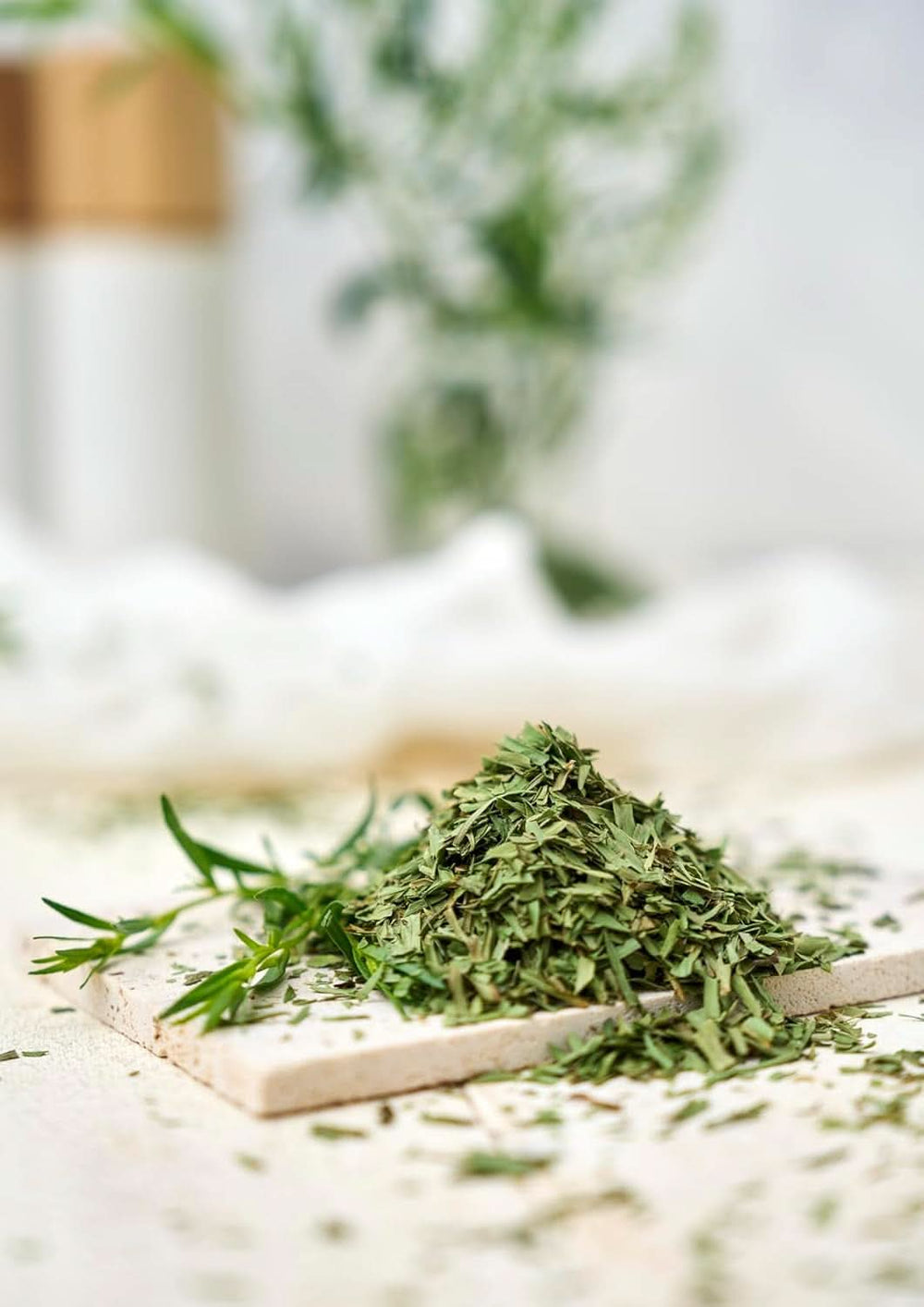 Fuchs, estragon, franske krydderurter til raffinering af salater eller Hollandaise sauce, 10 gram Condimente Naty Shop