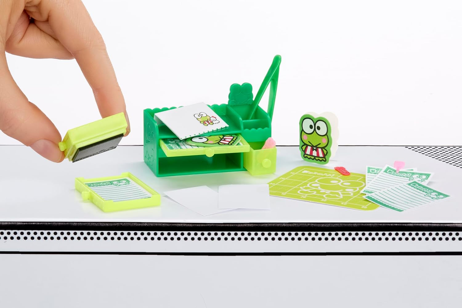 Miniverse MGA Make It Mini Hello Kitty and Friends Seria 3 – Mini obiecte de colecție, Sanrio, replici retro de papetărie, artizanat, DIY, pentru colecționari și copii cu vârsta de 8 ani și peste