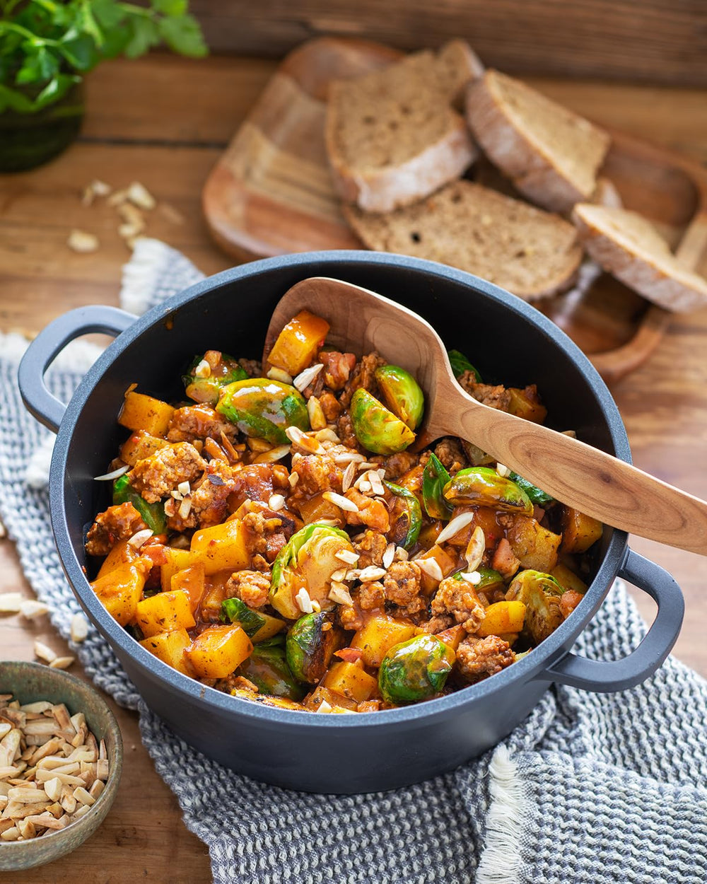 MAGGI Fix für Bauern-Topf mit Minkfleisch, Würzmischung, mit natürliche Ingredient*, for 2 Portions, 1er Pack (1 x 39g)
