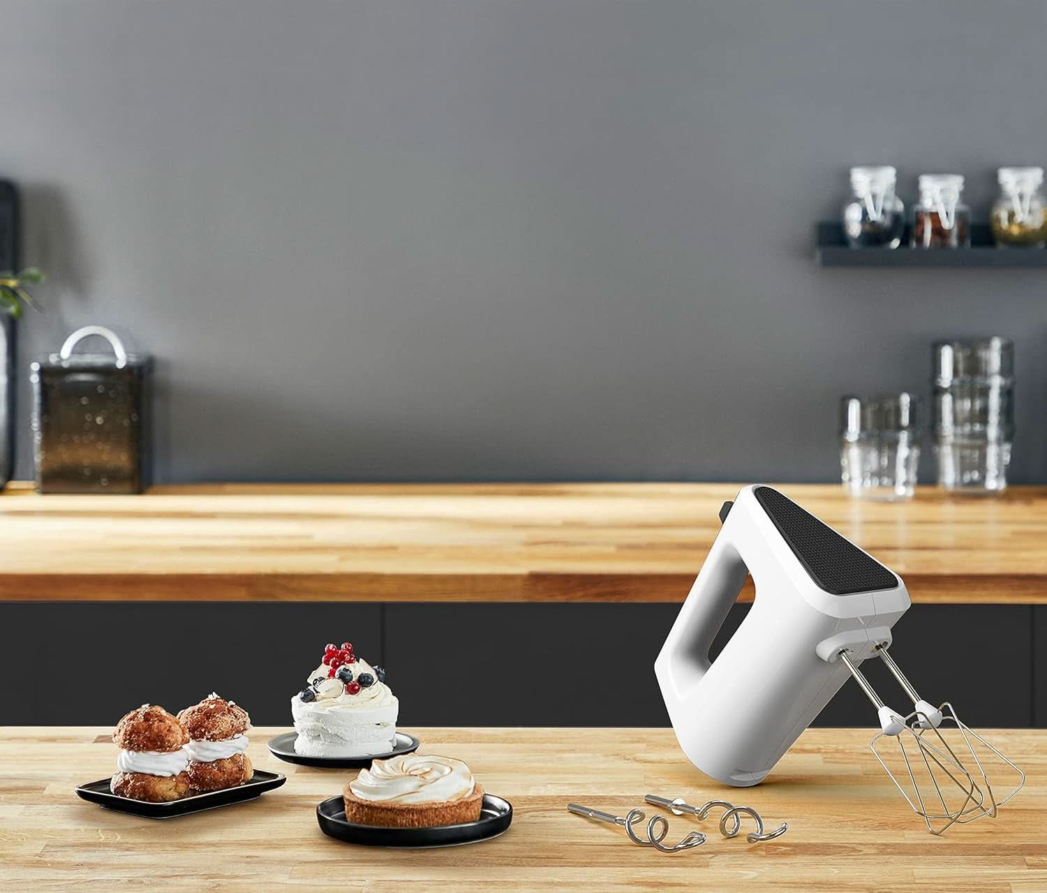 Krups GN4001 3 Mix 4000 Håndmixer | 450 watt | Robust design | Variabel hastighedsregulator | Turbo-Und Auswurf-Funktion | Inkl. 2 Rührbesen Und 2 Knethaken | Weiß/Grau Kitchen Naty Shop