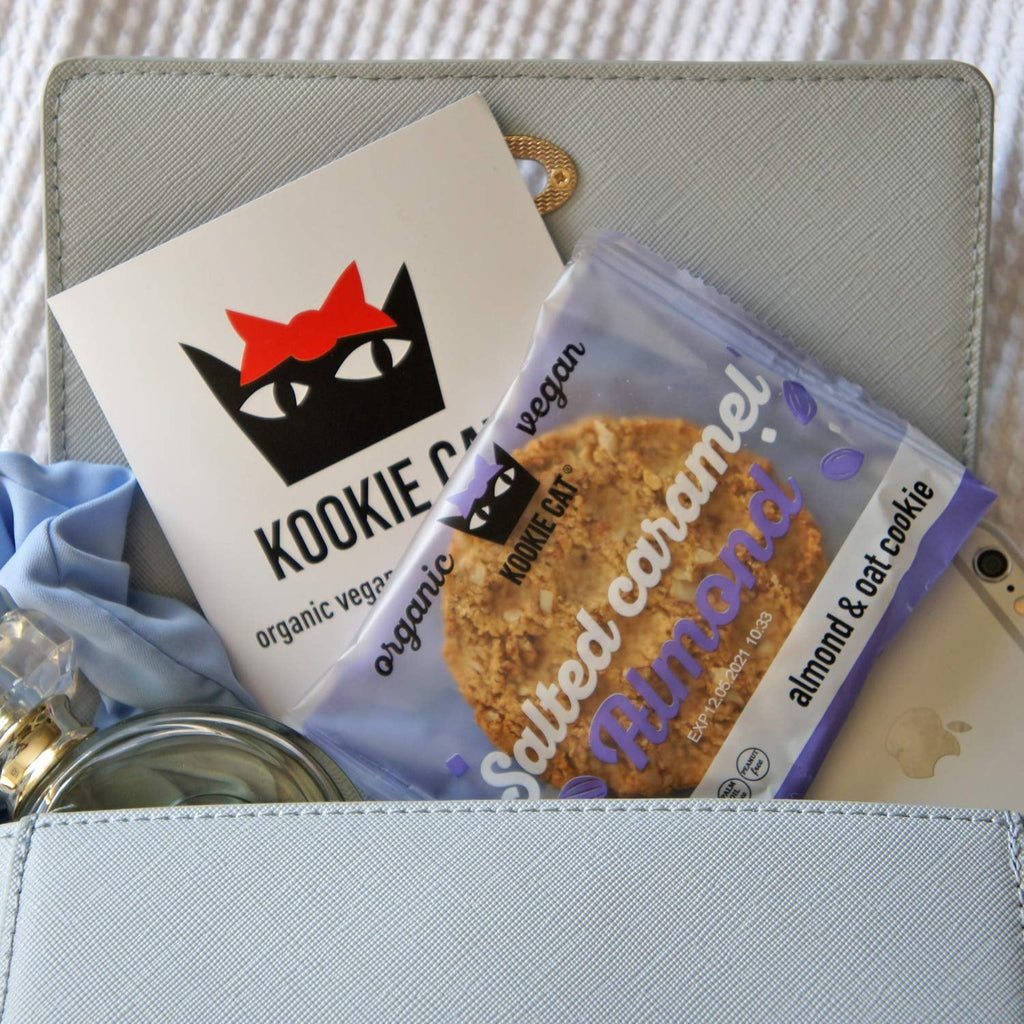 Fursecuri vegane cu caramel sărat și migdale - Ambalate individual, fără gluten, fără soia, organice, cu migdale și ovăz - Pachet multiplu de 12 x 50g (pachet de 2)