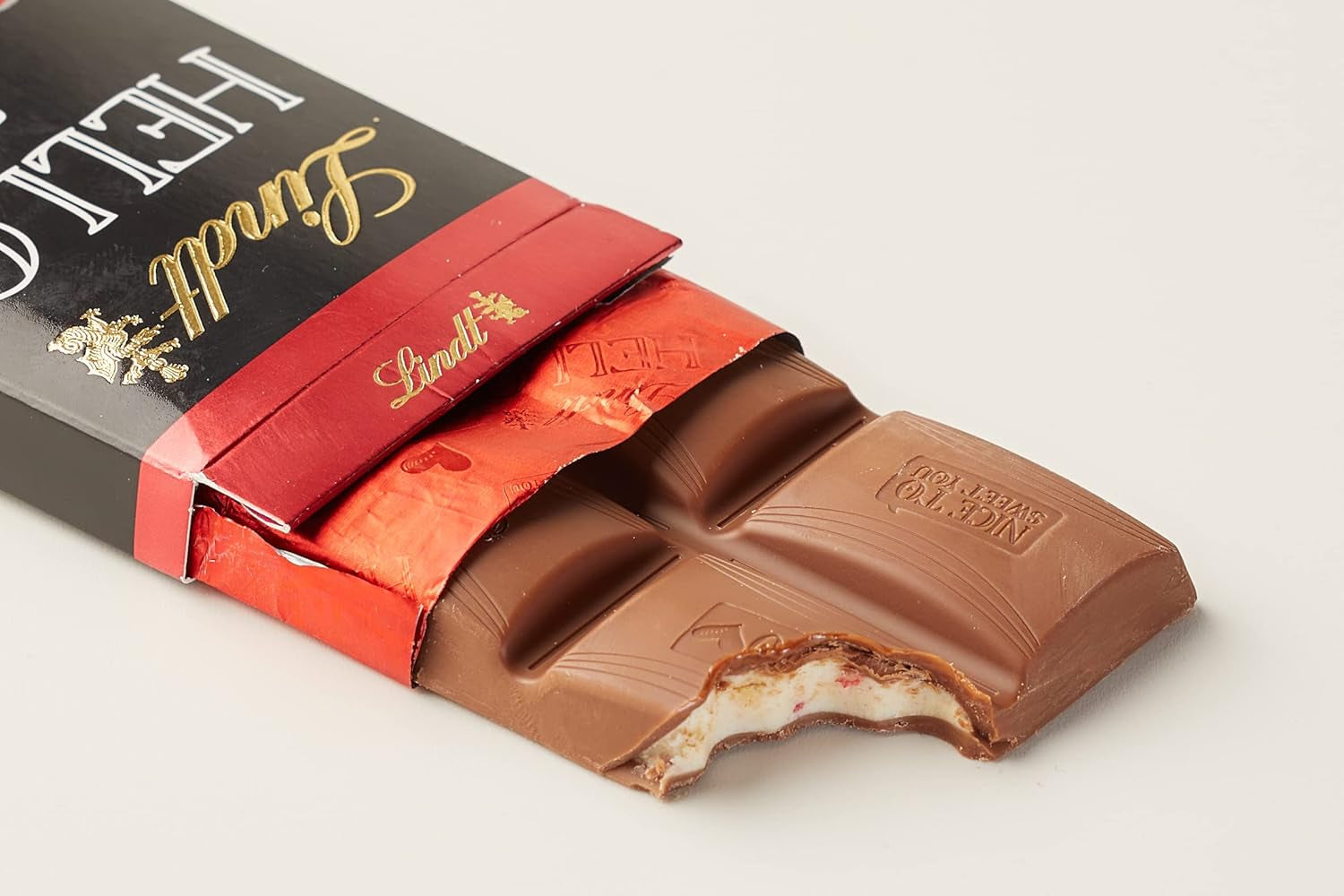 Lindt HEJ Jordbærchokoladecheesecake | Bar 100g | Mælkechokolade med jordbærkvarkcremefyld | Chokoladebar | Chokoladegave (pakke med 5)