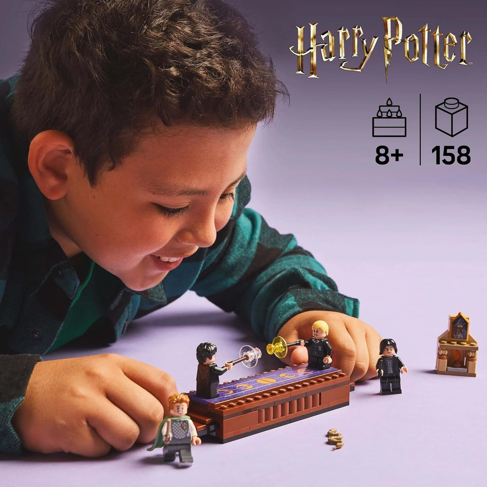 LEGO Harry Potter Hogwarts Castle: Duelklubbyggesæt med 4 minifigurer inkl. Draco Malfoy, Gilderoy Lockhart & Severus Snape, sæt med funktion Til drenge og piger i alderen 8+ 76441 Byggesæt Besuche den LEGO-Store