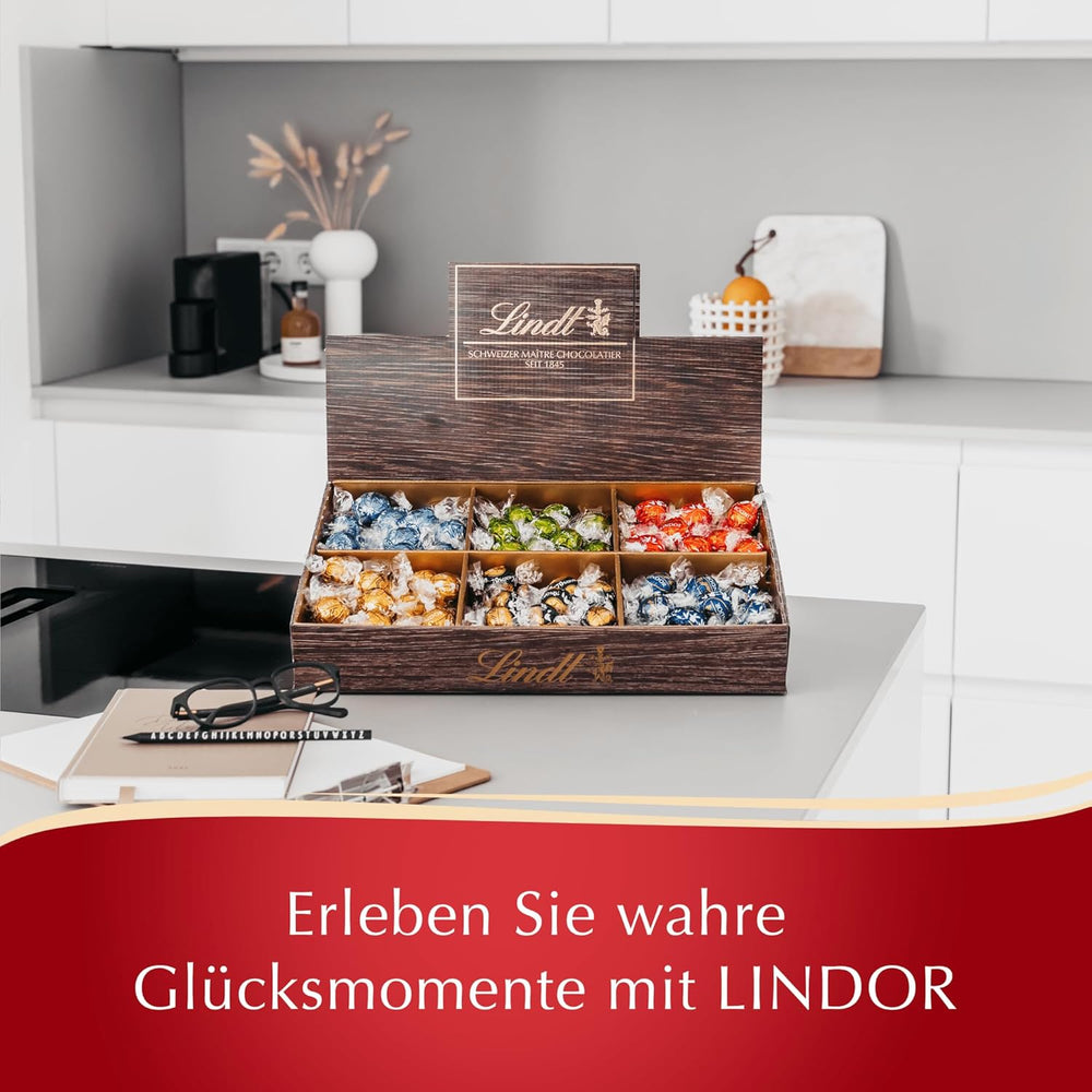 Lindt Chokolade LINDOR, Skranke | 1718 g | Ca. 138 trøfler i varianterne Mælk, Sort 70%, Halvbrun, Stracciatella, Hvid, Pistacie | Chokolade gavesæt | Gavechokolade | Bulk pakke
