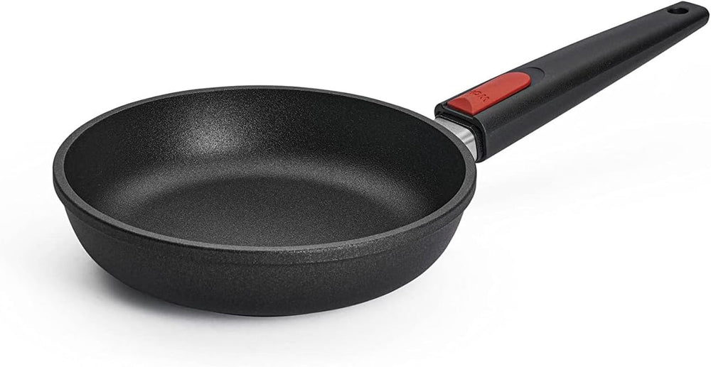 Woll Nowo Titanium flad pande - induktion, 5 cm højde, aftageligt håndtag - til alle typer kogeplader, støbt aluminium, non-stick belægning Gryder og pander Naty Shop 20 Cm