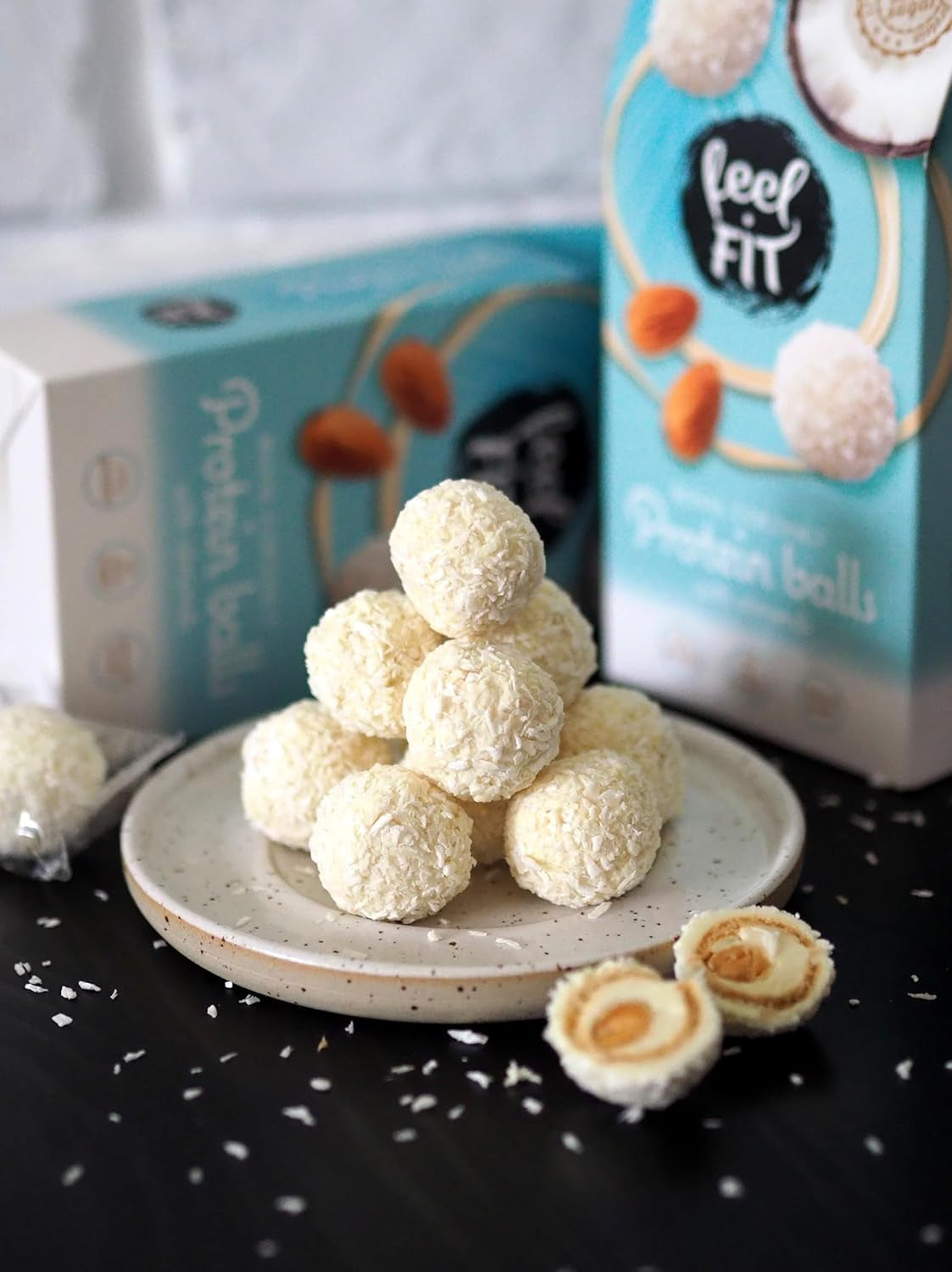 Sukkerfri kokospraliner med mandler, FIT FIT, uden tilsat sukker, 17% protein, 63 g