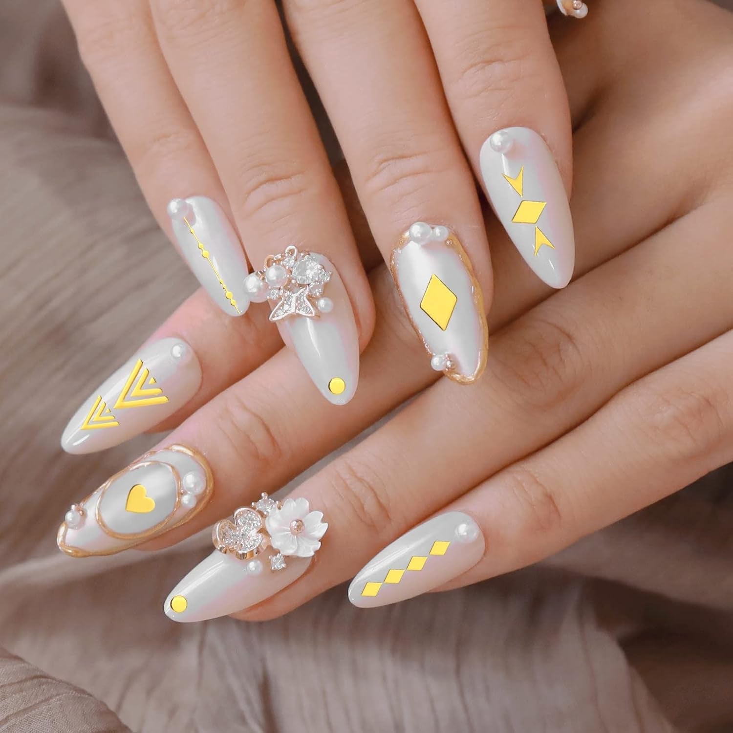 MWOOT 10 Blätter Gold Nagelsticker Abziehbilder Nail Art Sticker, 3D Selbstklebende Nagelaufkleber Set Linien Streifenband Design,Diy Metallisch Nailart Aufkleber Maniküre Zubehör Für Nagel Dekoration