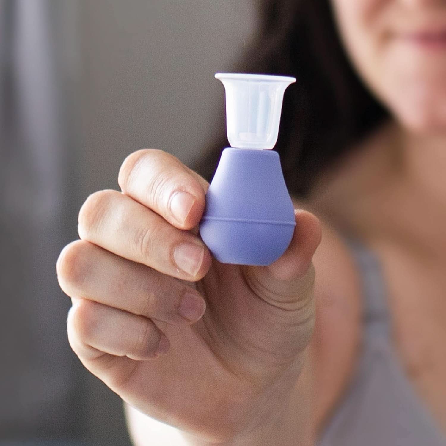 Lansinoh Latch Assist Nipple Everter med etui til ammende mødre, tilbyder midlertidig korrektion af flade eller omvendte brystvorter, 2 størrelser kegler i pakken og hygiejnisk bæretaske Amningstilbehør Bebe Naty Shop