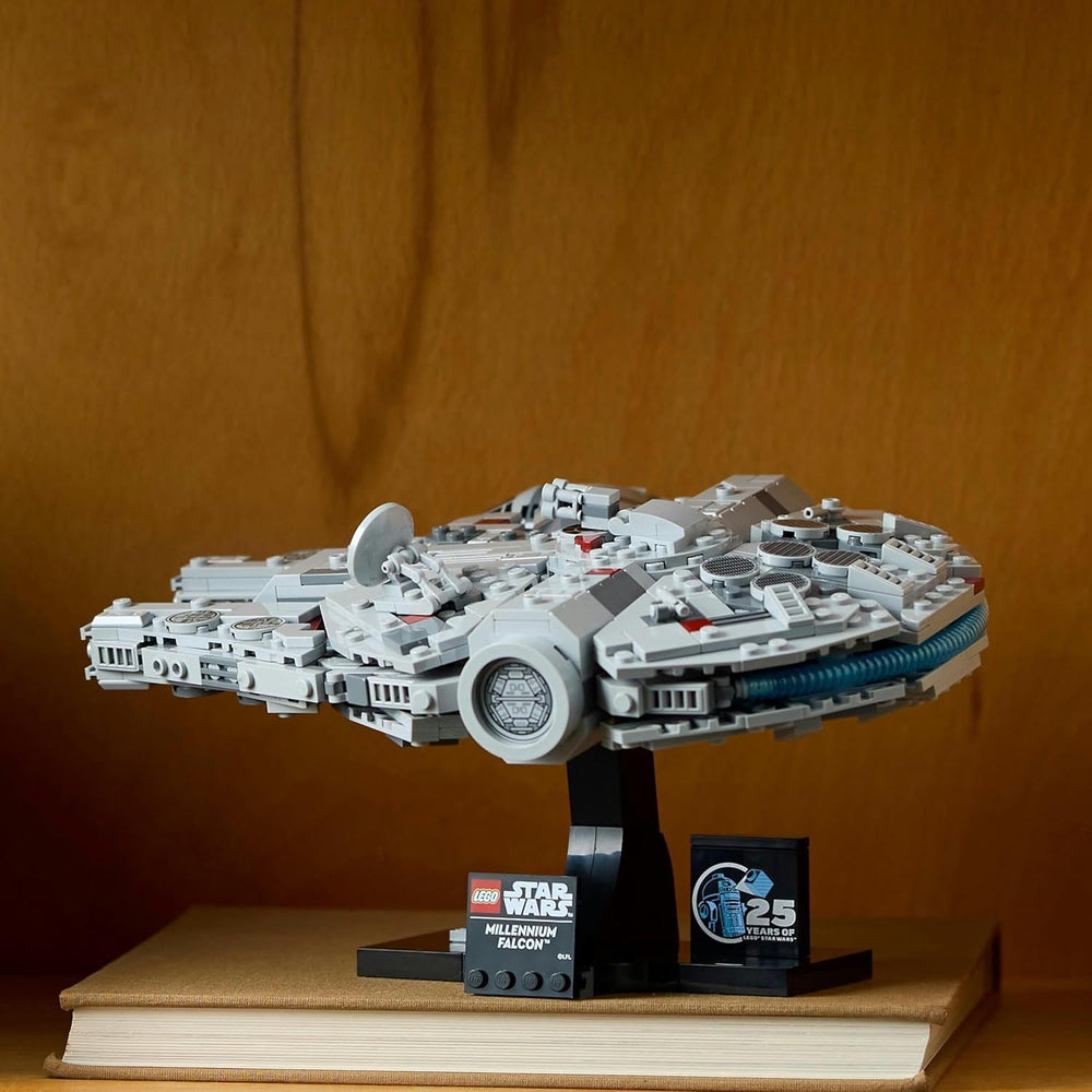 LEGO Star Wars Millennium Falcon 25-års jubilæumssæt til voksne Bygbart skib A New Hope Samlerobjekt Rumskibsmodelsæt Gaver til mænd Kvinder 75375 Byggesæt Besuche den LEGO-Store