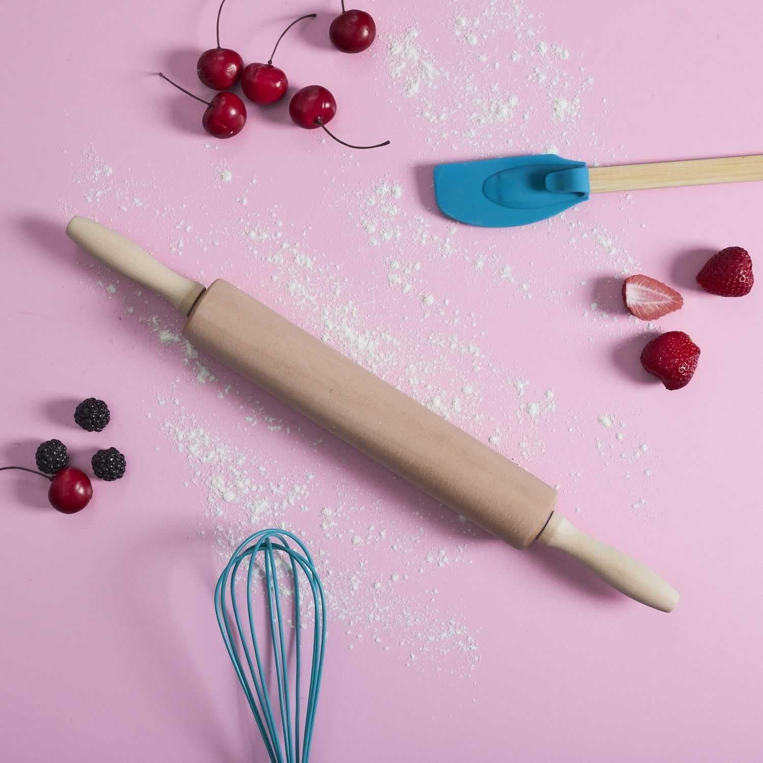 , KP5715, Trækagerulle, Ergonomisk og nem at rengøre, ideel til udrulning af dej og kiks, Dimensioner 44,5 cm, Brun farve