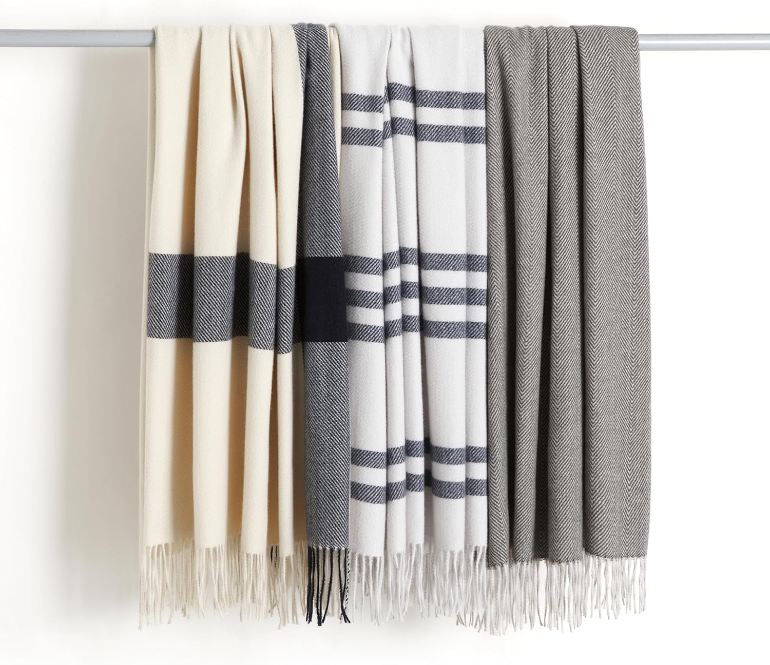 Amazon Basics tæppe, let, genbrugspolyester, Room Decor Hyggeligt tæppe, 127 X 152 Cm, elfenbenshvid med blåt mønster Tjek senge og tæpper Besuche den Amazon Basics-Store