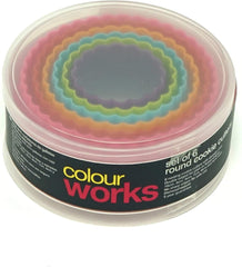 Set de forme pentru biscuiți Colourworks, 6 piese, netede și striate – colorate, rotunde