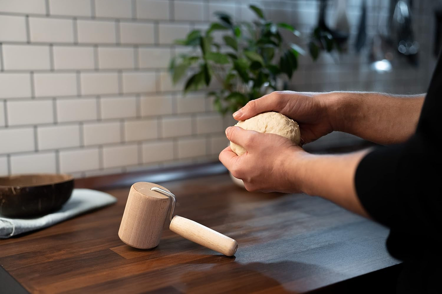 Chinchilla® Backblechroller/Teigroller zylindrisch aus Buchenholz | Der stabile Helper für die Küche | Fremstillet i Tyskland | Nachhaltige Qualität aus Deutschland | 18 x 5 cm