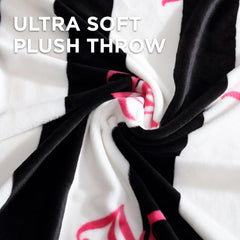 Juicy Couture Cabana Plys tæppe, 127,7 X 178,8 Cm, luksuriøst mikrofiber plys tæppe for maksimal komfort og hyggelig varme Juicy Couture senge og tæpper