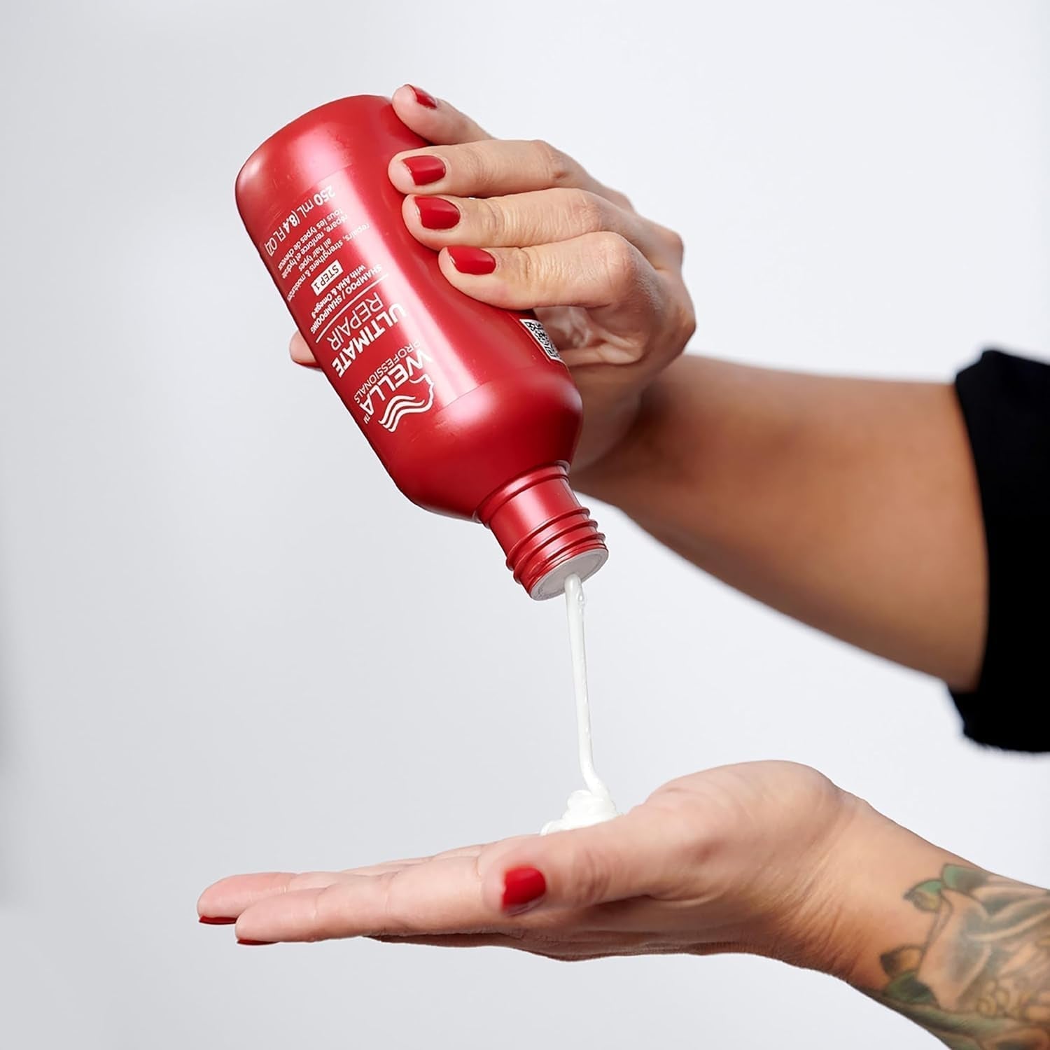 Wella Professionals Ultimate Repair Shampoo pentru curățare profundă, 250 ml Duș și baie Wella