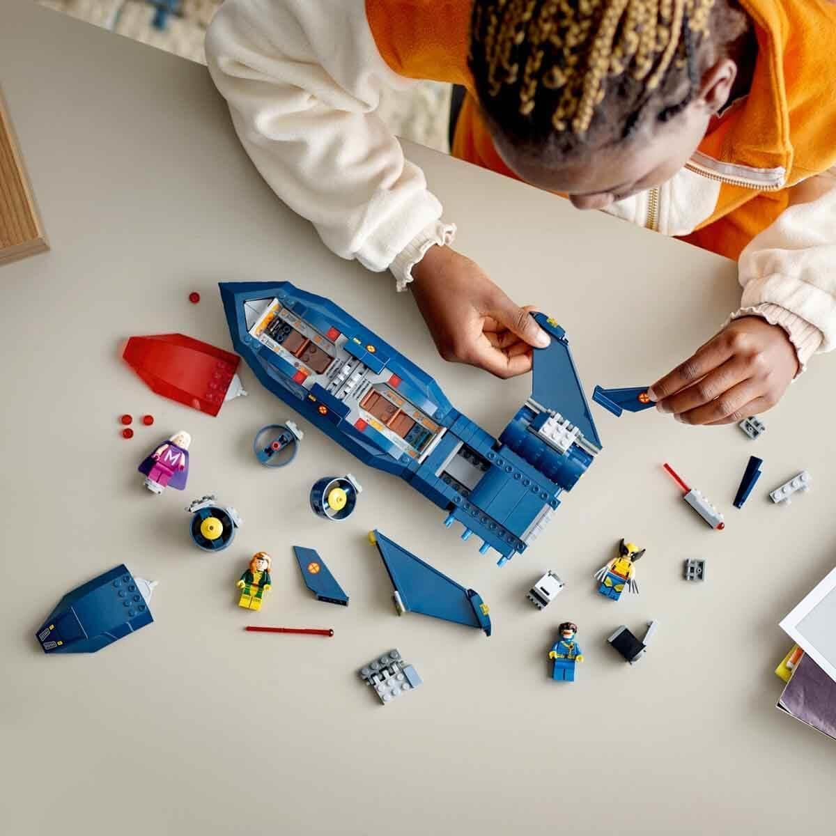 LEGO Marvel X-Jet X-Men-bygningsmodelflyet med figurer inklusive Wolverine og Rogue Superhelte-legetøj til børn Gave til drenge og piger 8 år 76281 Byggesæt Beuche den LEGO-Store