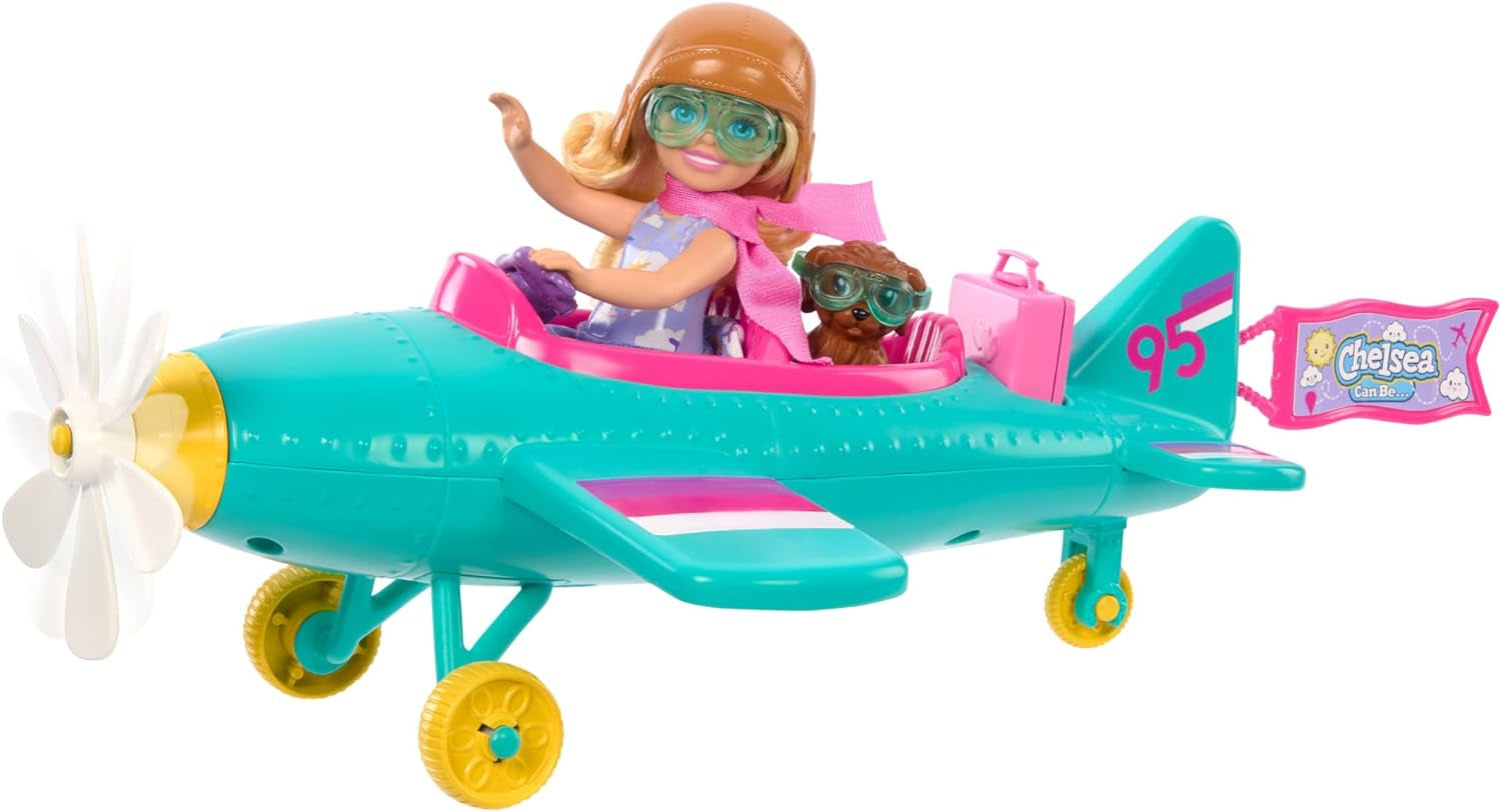 Păpușă Barbie Chelsea Avion și Set de Joacă - Păpușă Pilot, Avion, Cățeluș și Accesorii pentru Povestiri, Roți Rotitoare și Elice în Formă de Floare, Vârste 3+, HTK38